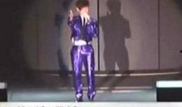 娱乐吃瓜八卦两个人,吃瓜群众热议的两位明星幕后故事