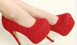 娱乐吃瓜酱红色高跟鞋,娱乐吃瓜酱带你揭秘时尚与娱乐的跨界传奇