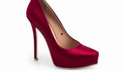 娱乐吃瓜酱红色高跟鞋,娱乐吃瓜酱带你揭秘时尚与娱乐的跨界传奇
