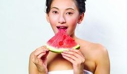 娱乐吃瓜美女图片,揭秘吃瓜美女的爆红之路